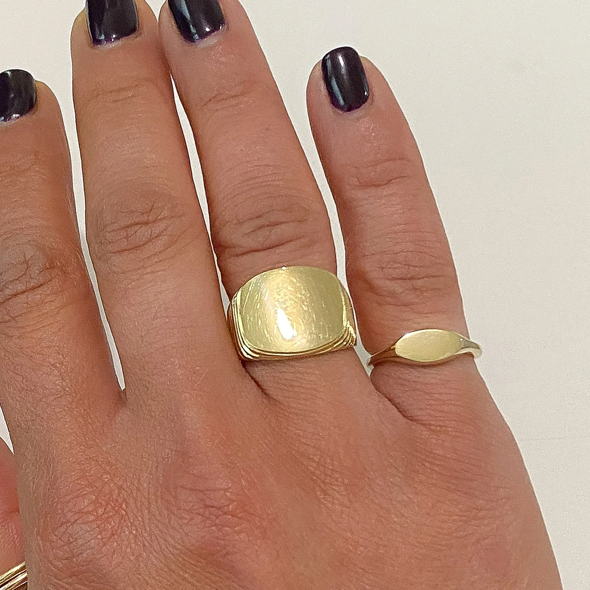 14K Gold Engravable Horizontal Oval Signet Ring ~ Small Size