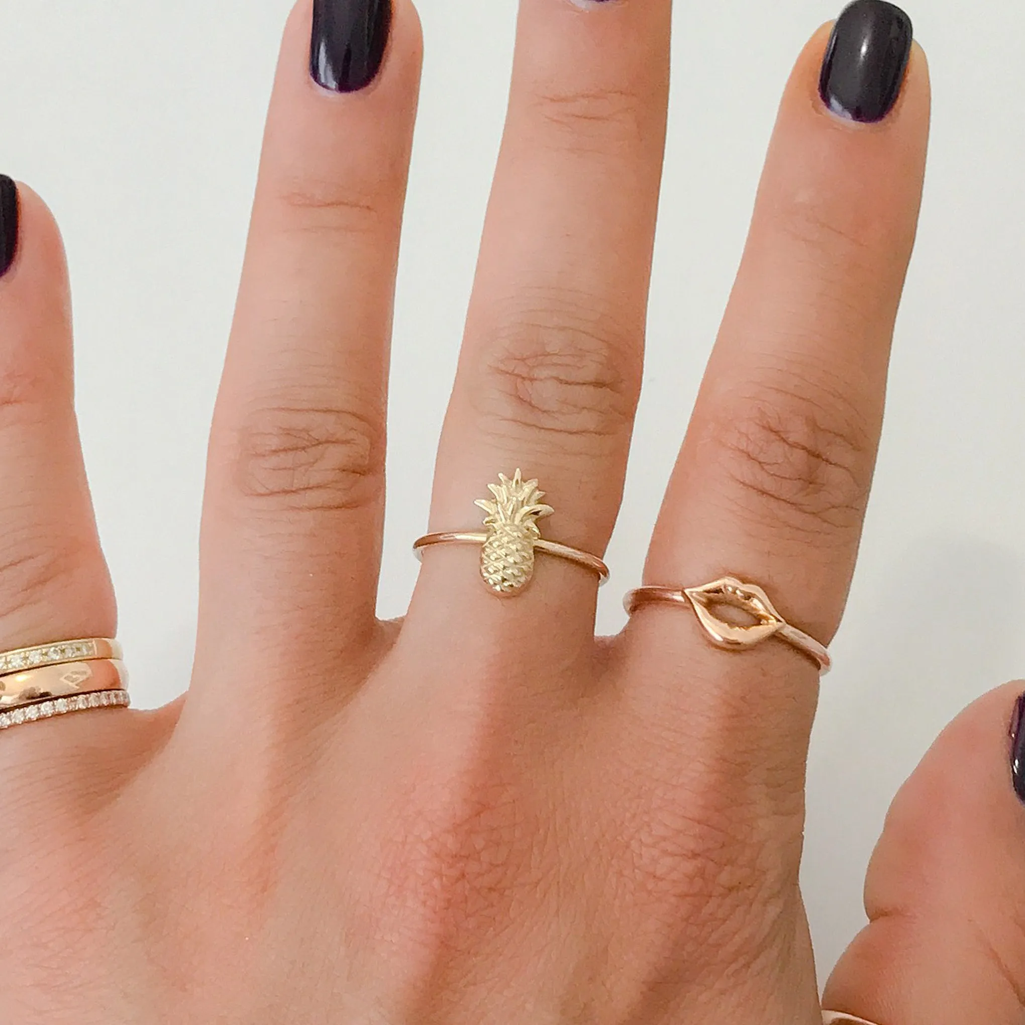 14K Gold Lip Pout Kiss Ring