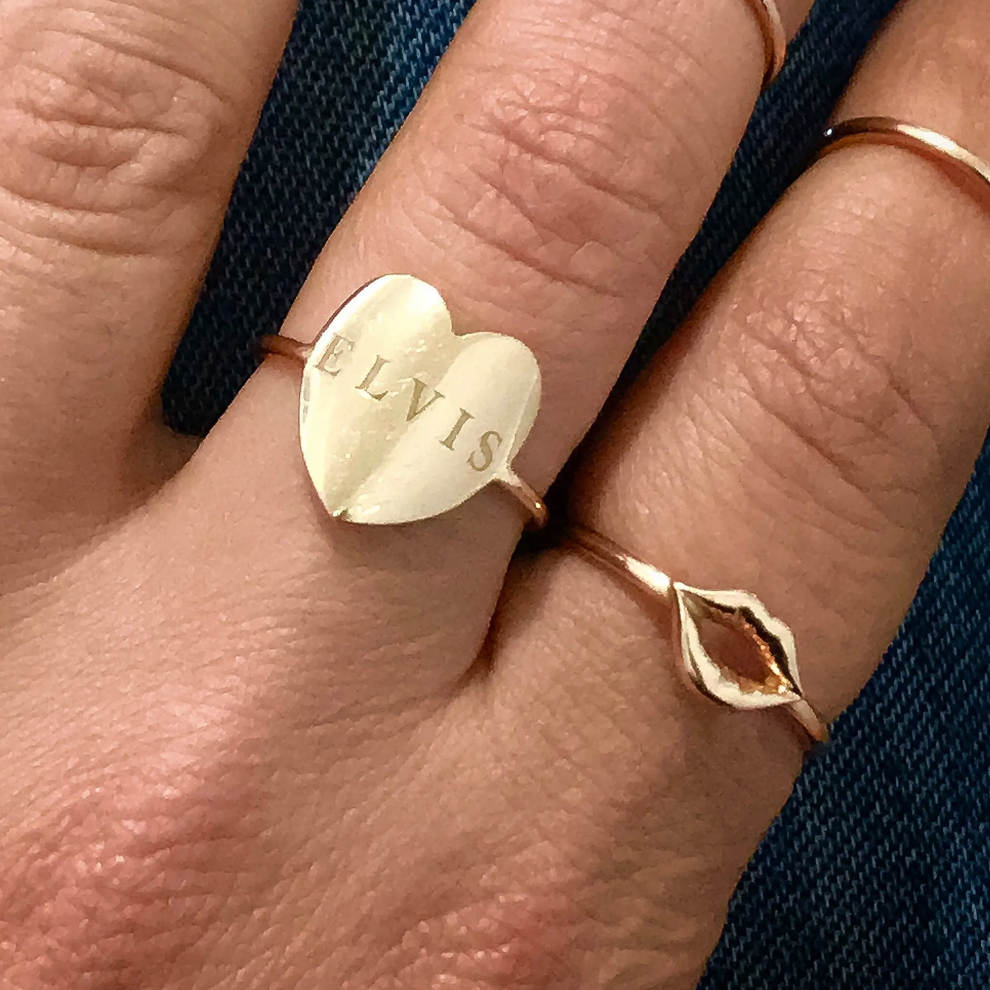 14K Gold Lip Pout Kiss Ring