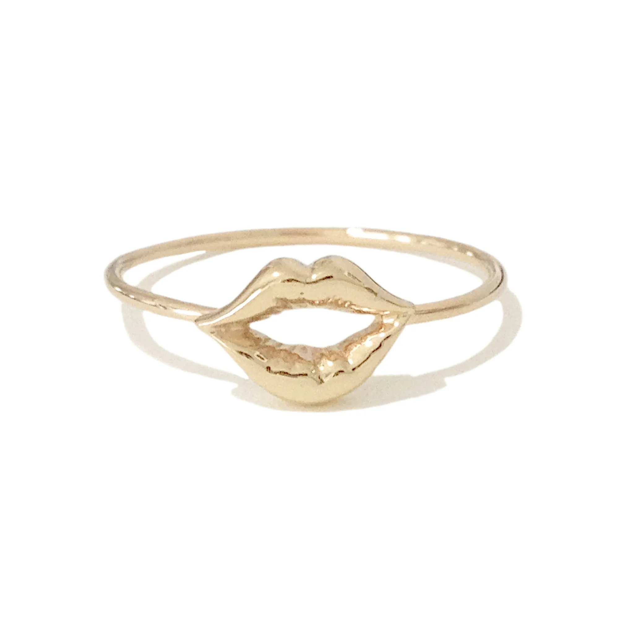 14K Gold Lip Pout Kiss Ring