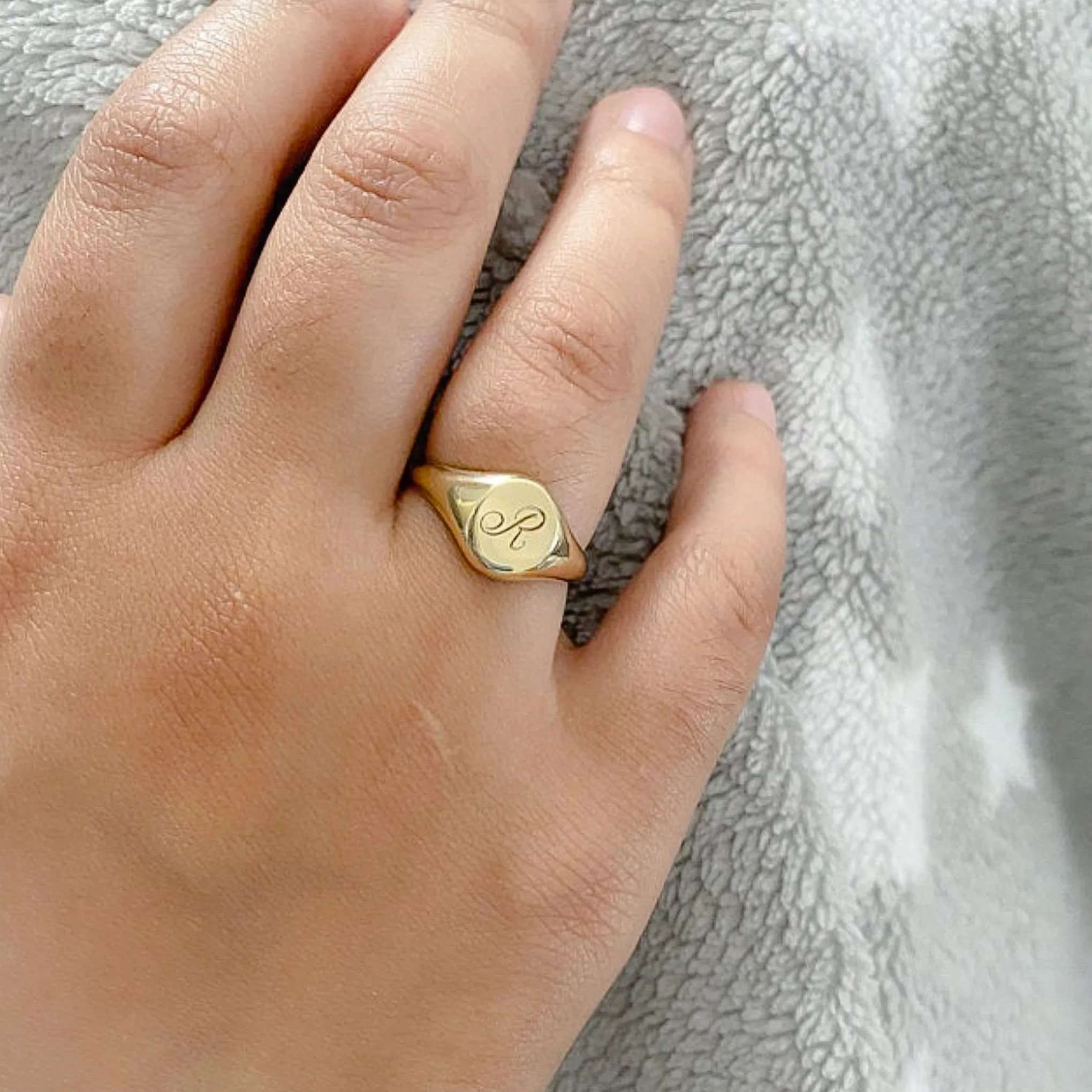 14K Gold Oval Signet Ring ~ Small Size