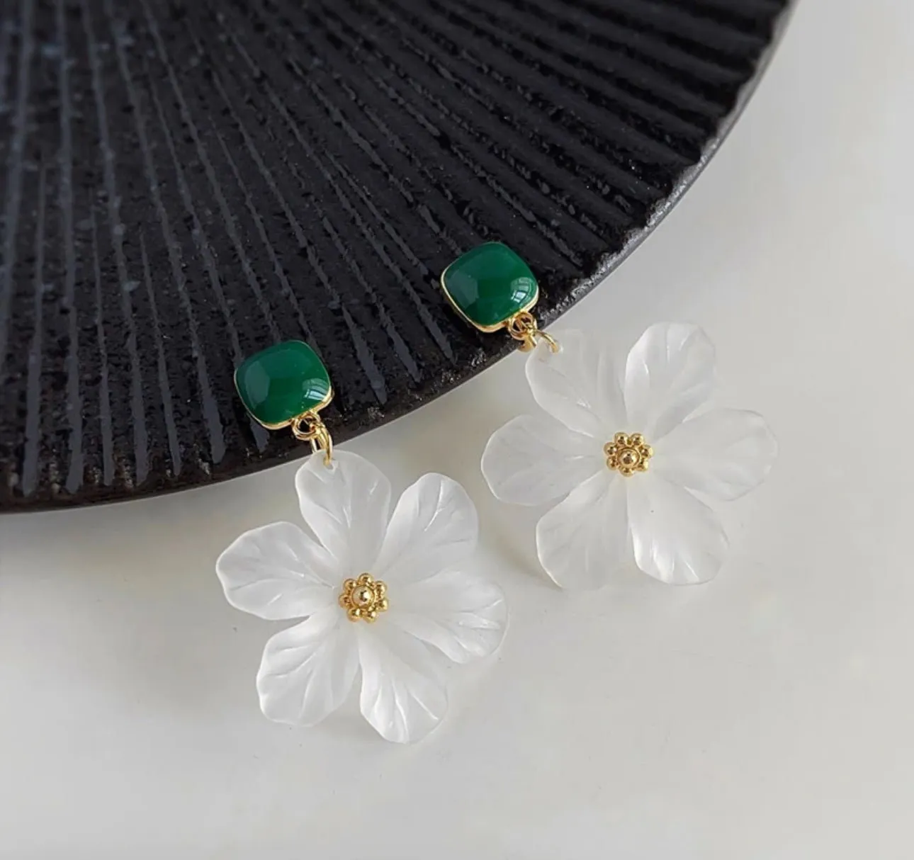 Acrylic Flower Lightweight Clip On Earrings