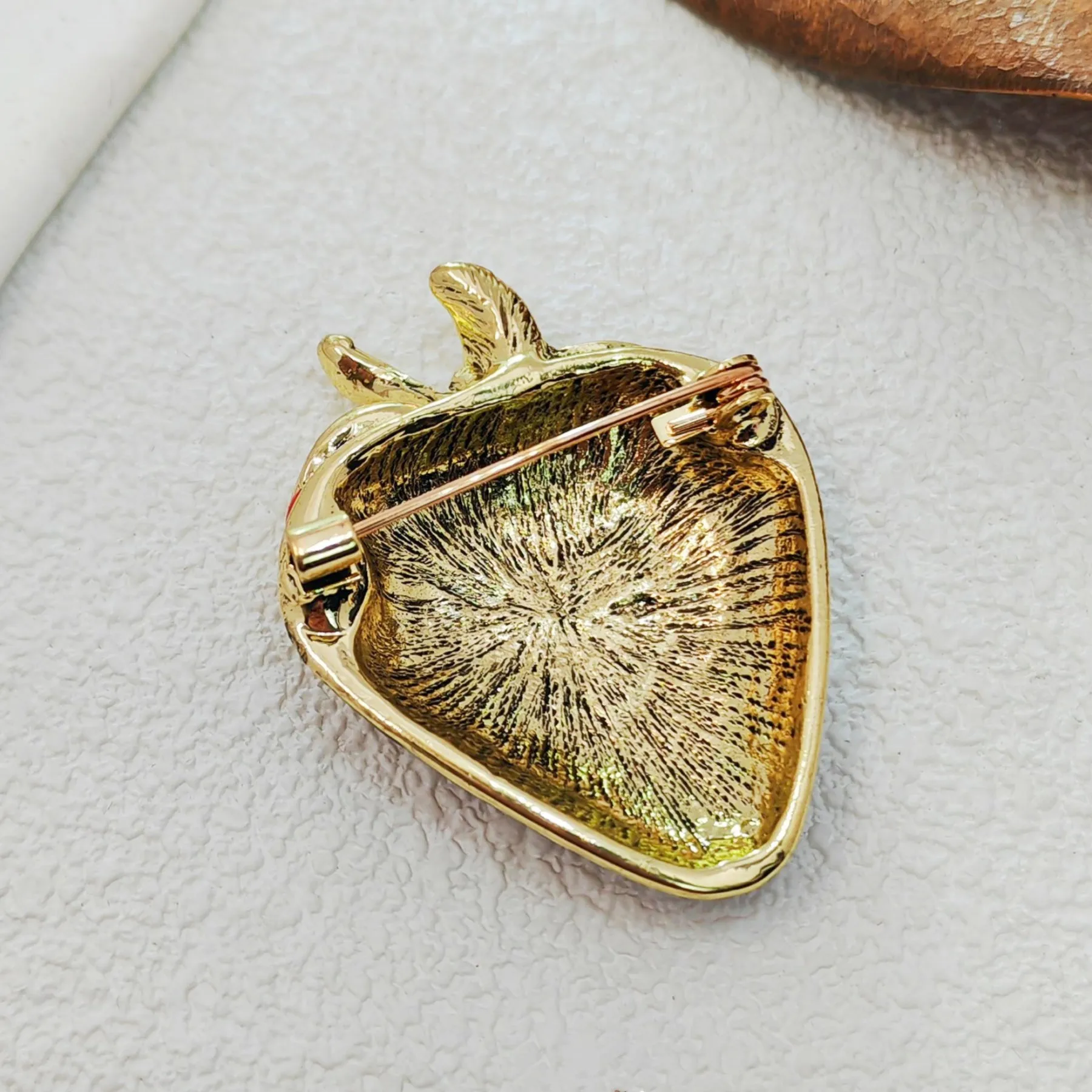 Charming Gold - toned Strawberry - shaped Enamel Brooch