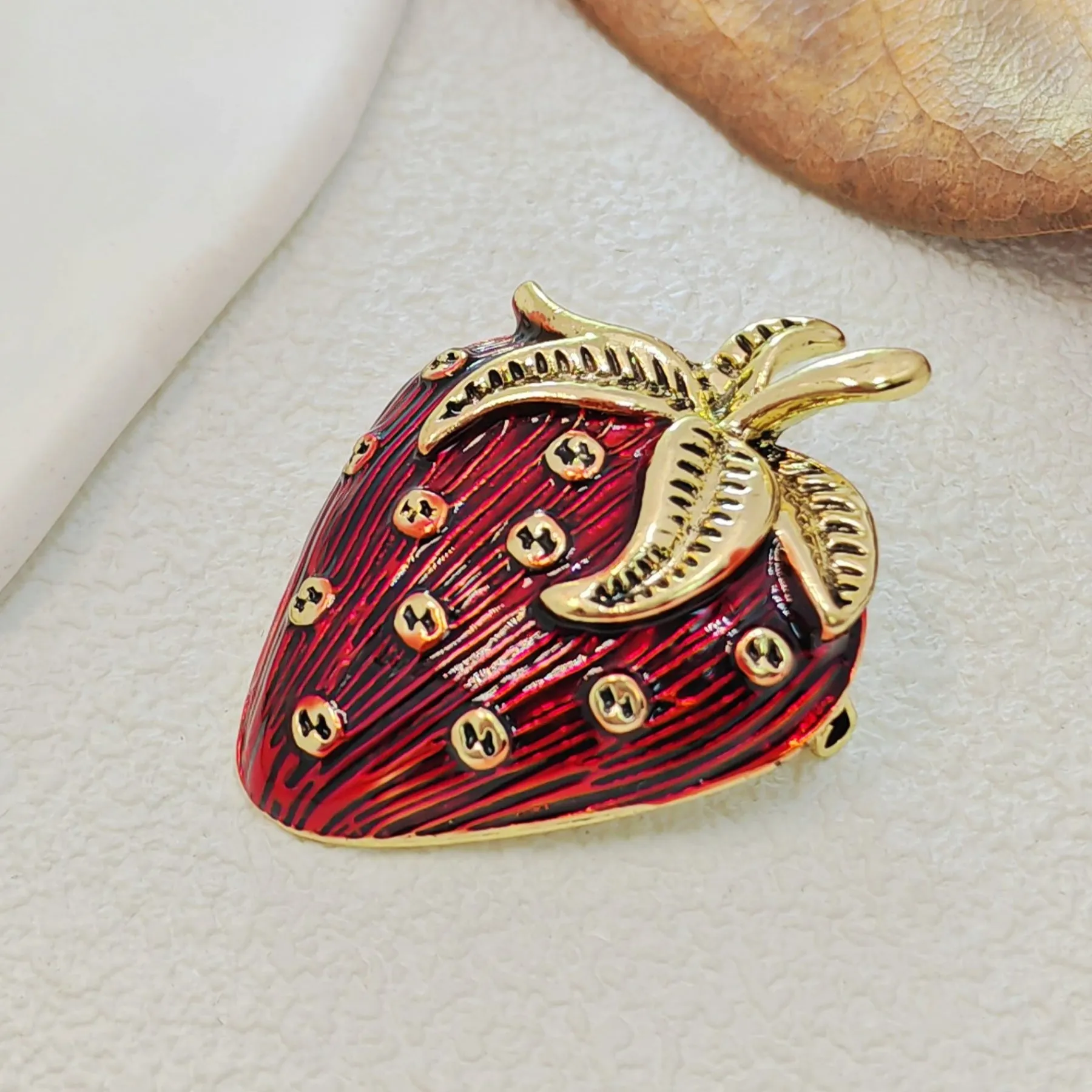 Charming Gold - toned Strawberry - shaped Enamel Brooch
