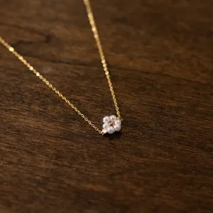 Dainty Daisy Necklace