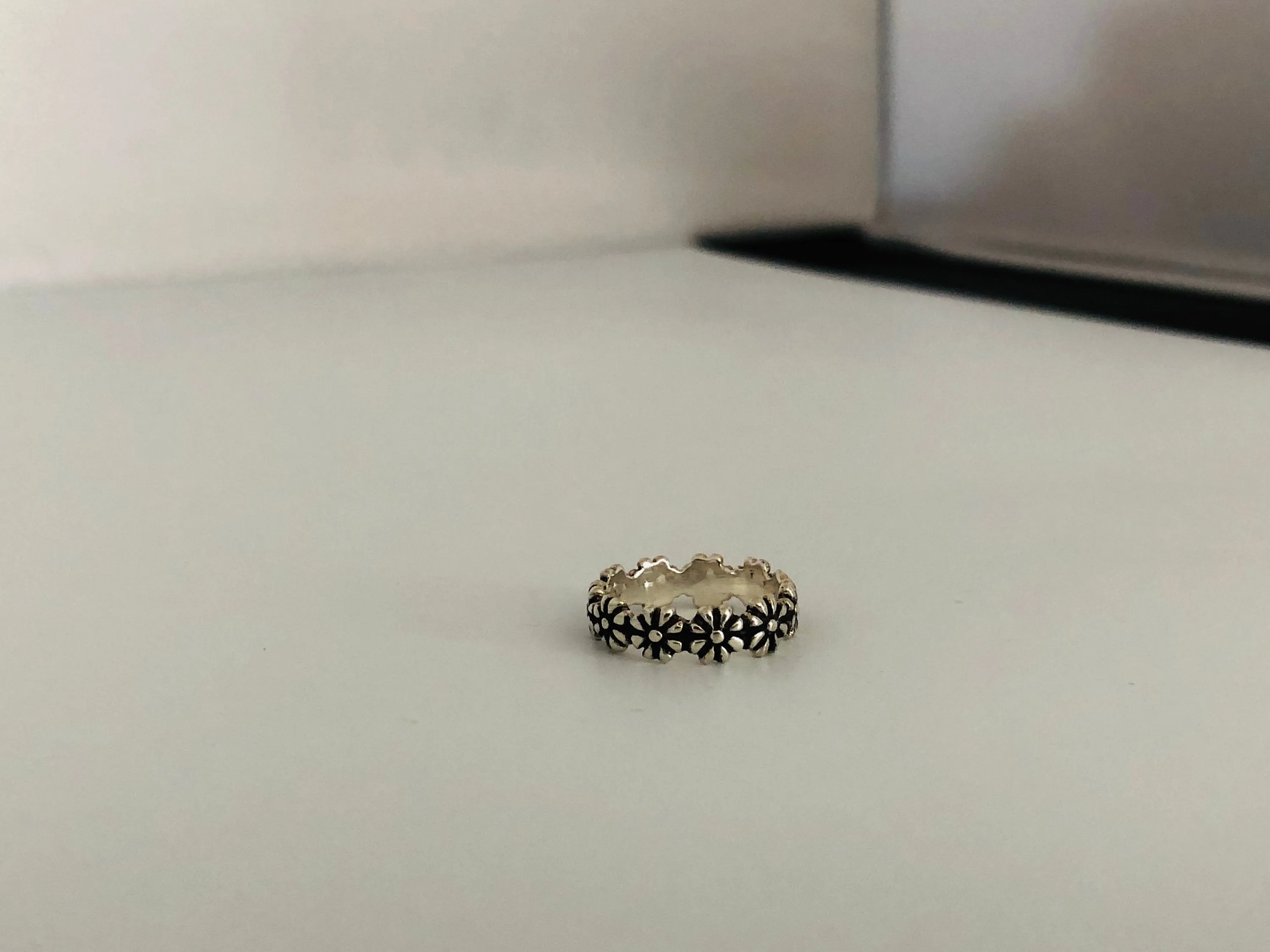 Daisy Ring - Sterling Silver Stacking Ring