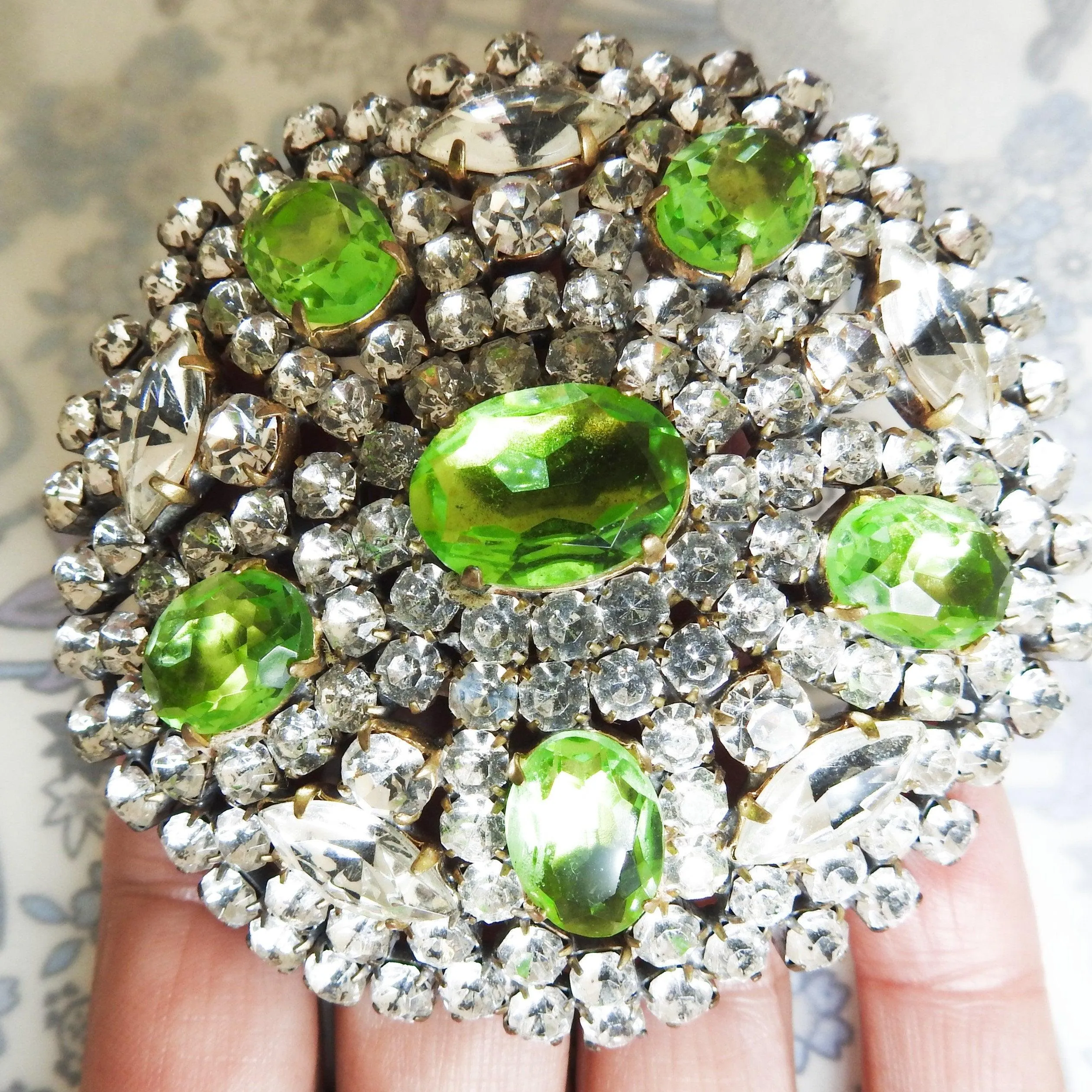 Elegant Austrian crystal brooch pin