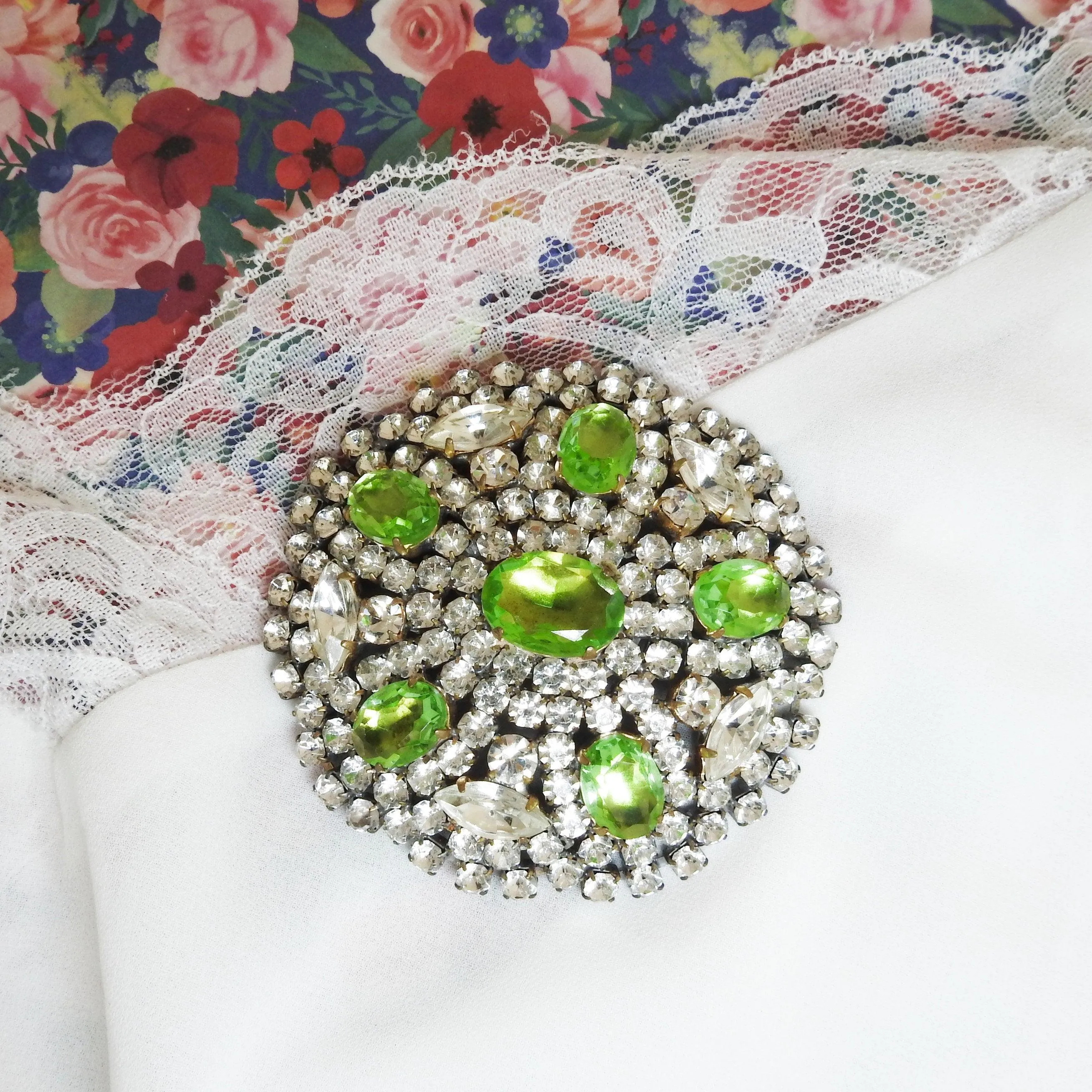 Elegant Austrian crystal brooch pin