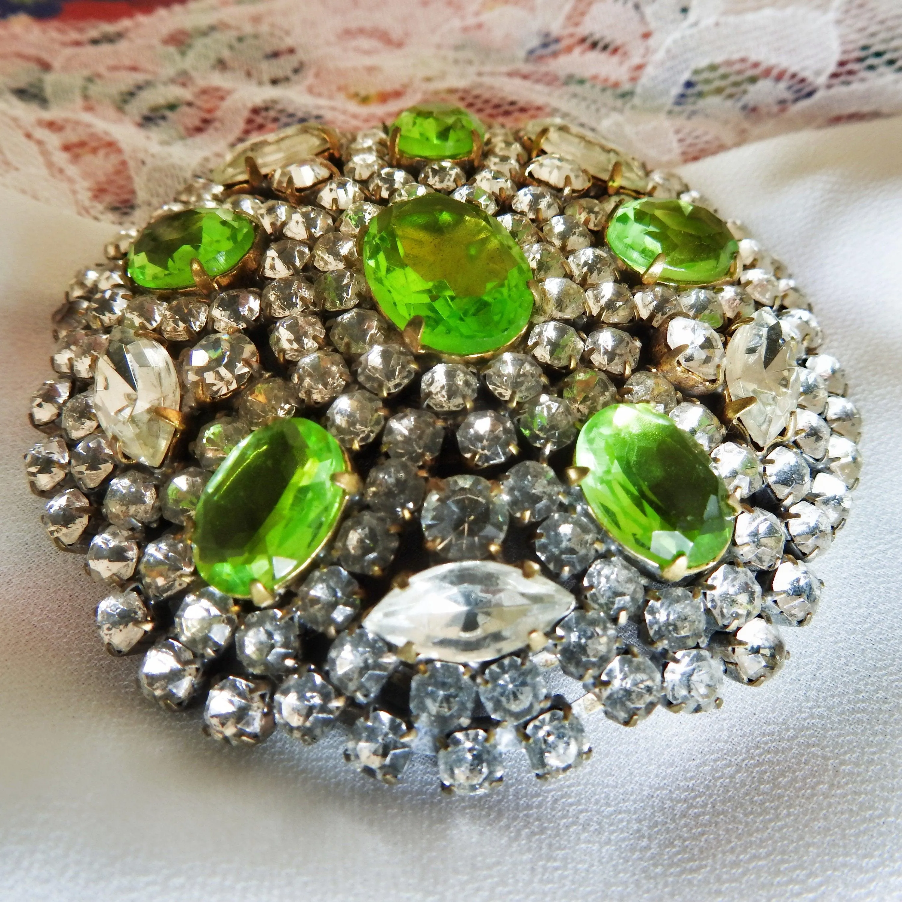 Elegant Austrian crystal brooch pin