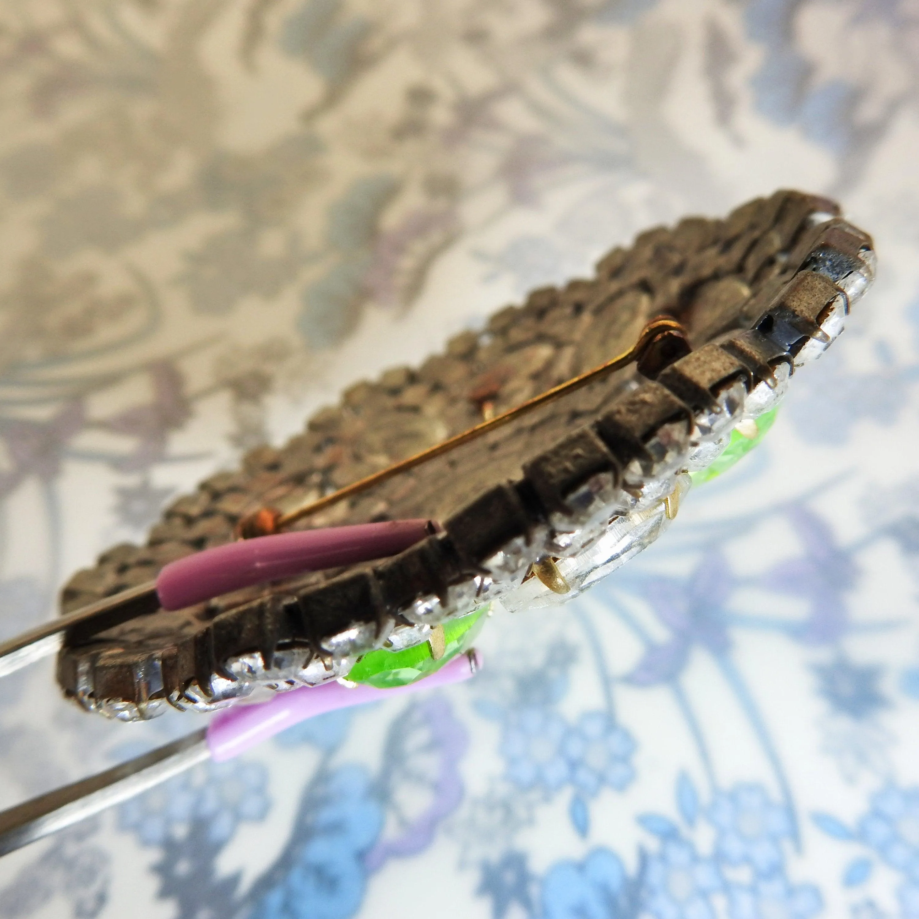 Elegant Austrian crystal brooch pin