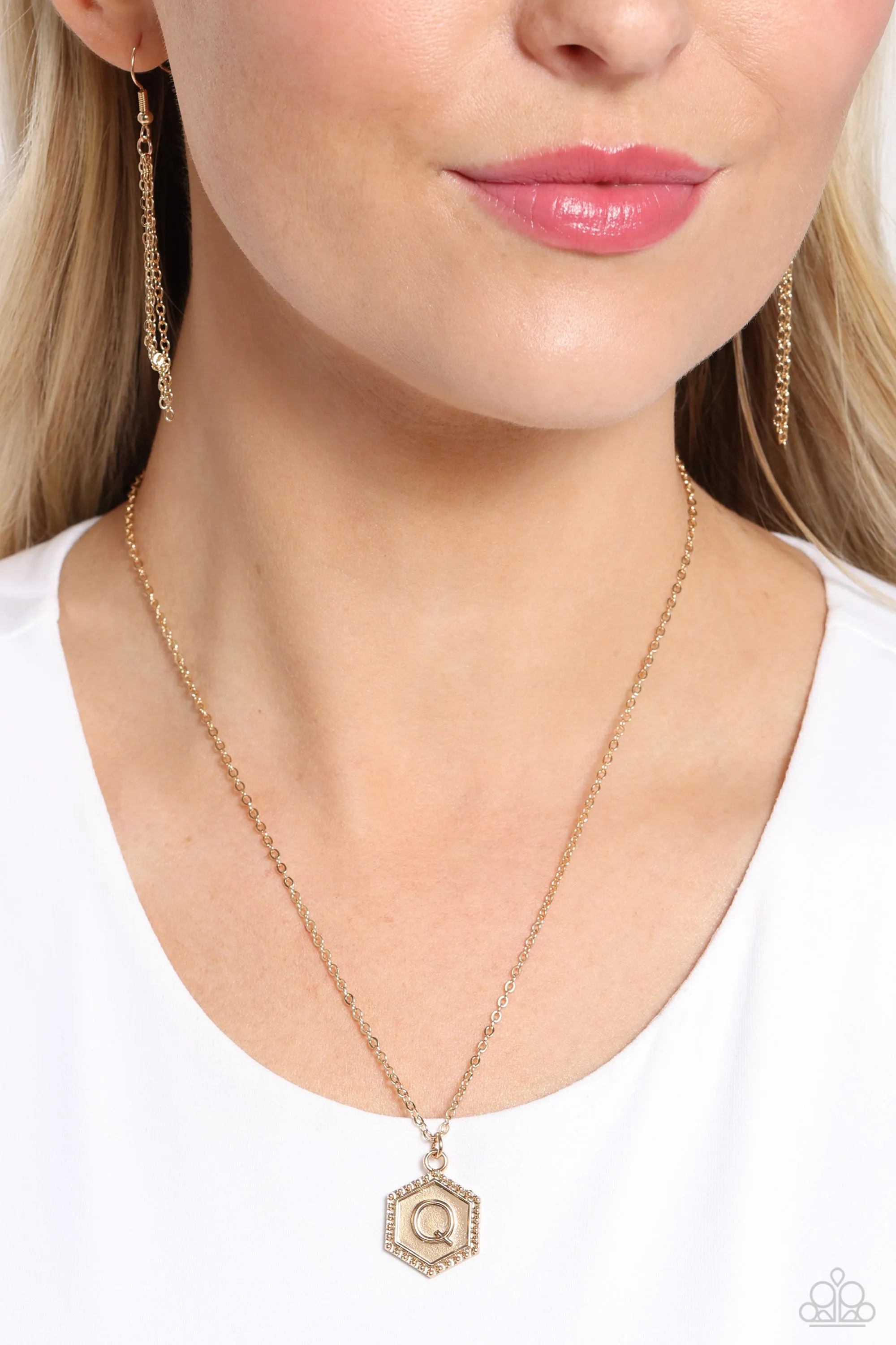 Emblematic Elegance - Gold - Q - Initial Pendant Paparazzi Short Necklace