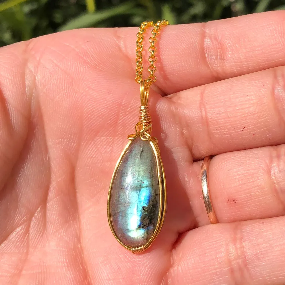 Ersa ✵ Labradorite Pendant ✵