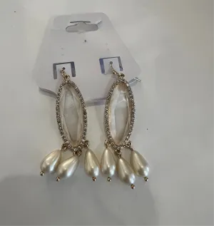 FINAL SALE: Pearl Drop Earrings