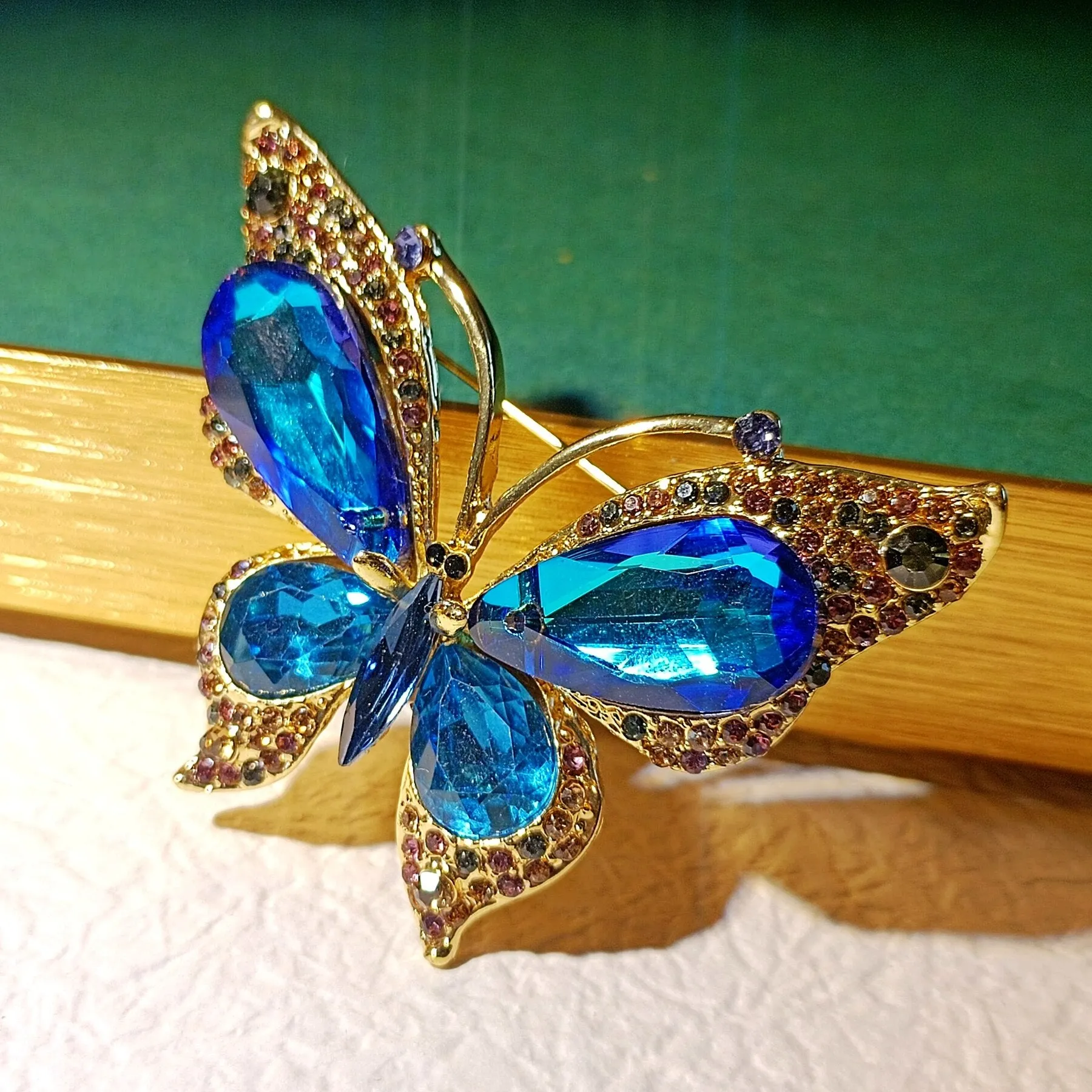 Gorgeous Colored Crystal Hemmed Blue Rhinestone Big Butterfly Pins Brooches