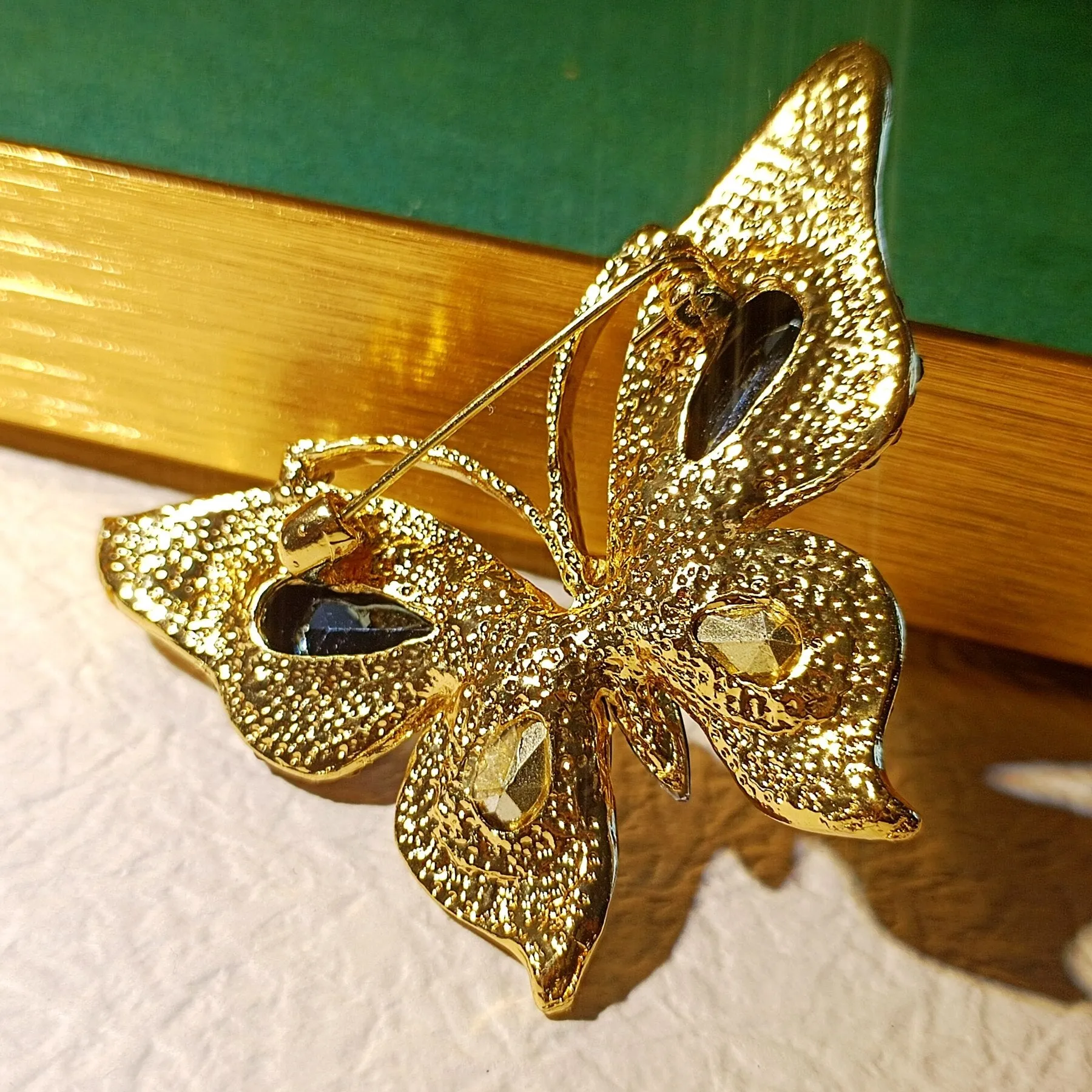 Gorgeous Colored Crystal Hemmed Blue Rhinestone Big Butterfly Pins Brooches