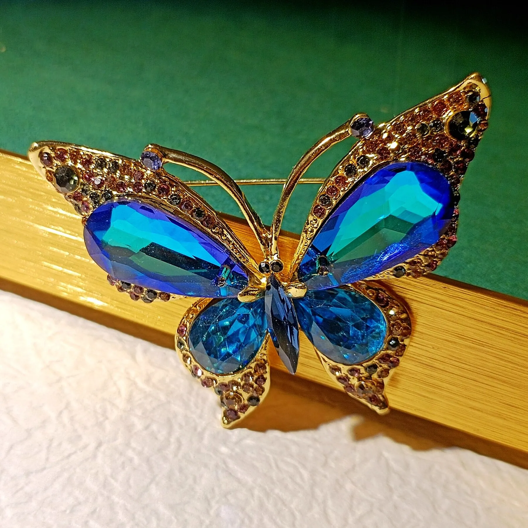 Gorgeous Colored Crystal Hemmed Blue Rhinestone Big Butterfly Pins Brooches