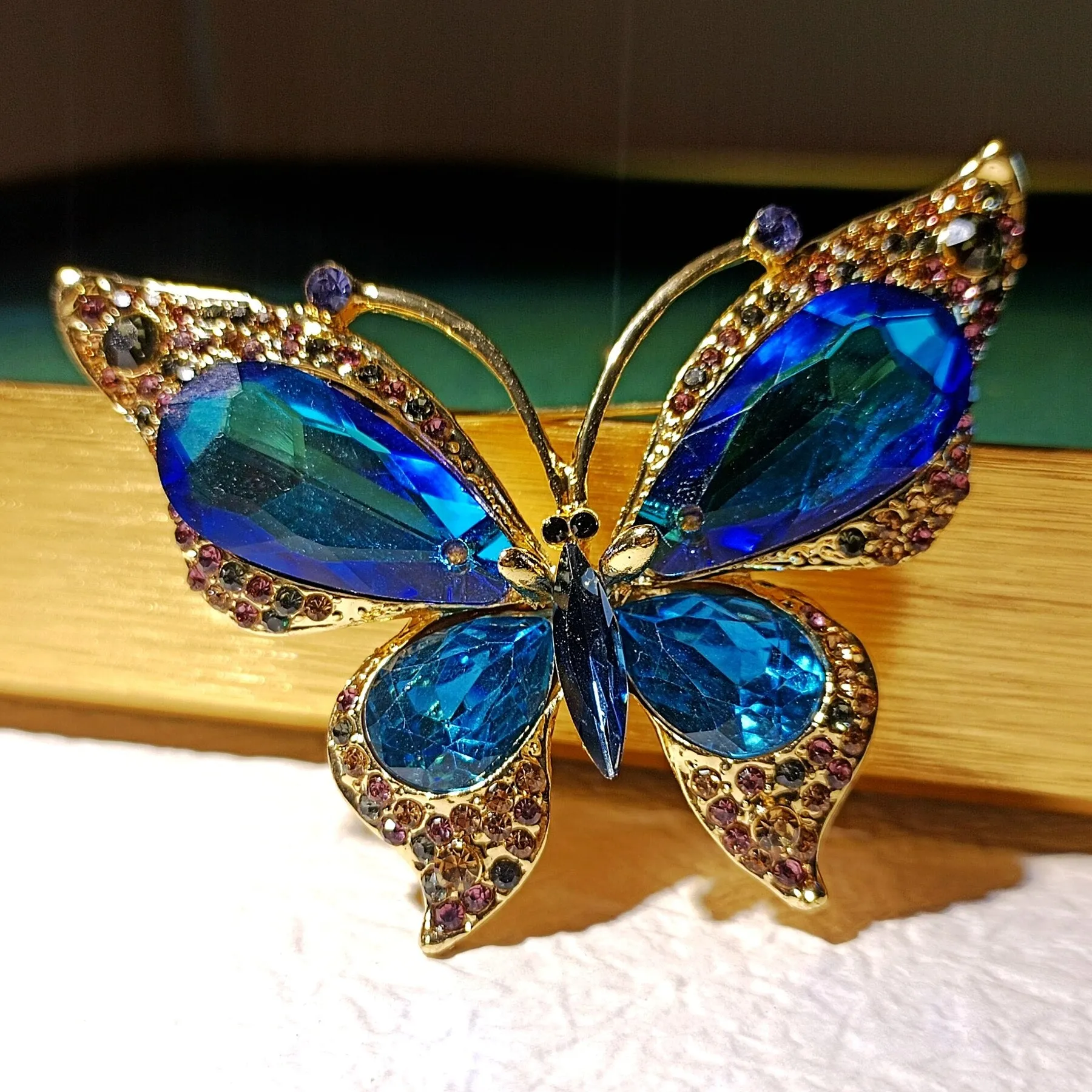 Gorgeous Colored Crystal Hemmed Blue Rhinestone Big Butterfly Pins Brooches