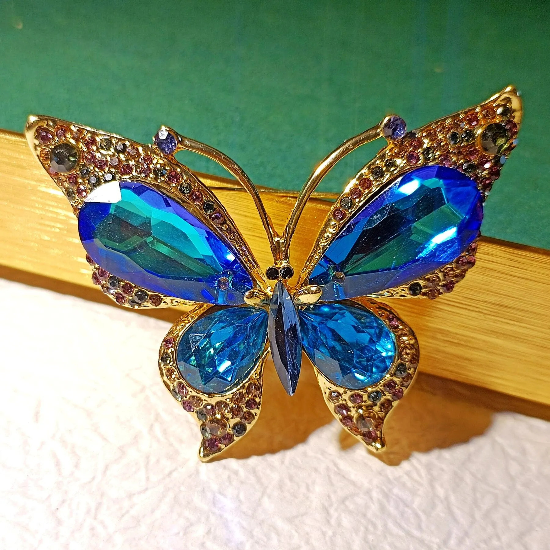 Gorgeous Colored Crystal Hemmed Blue Rhinestone Big Butterfly Pins Brooches