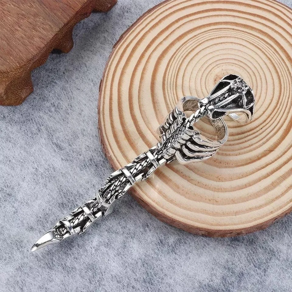 Gothic Dark Nail Finger Armor Movable Scorpion Ring