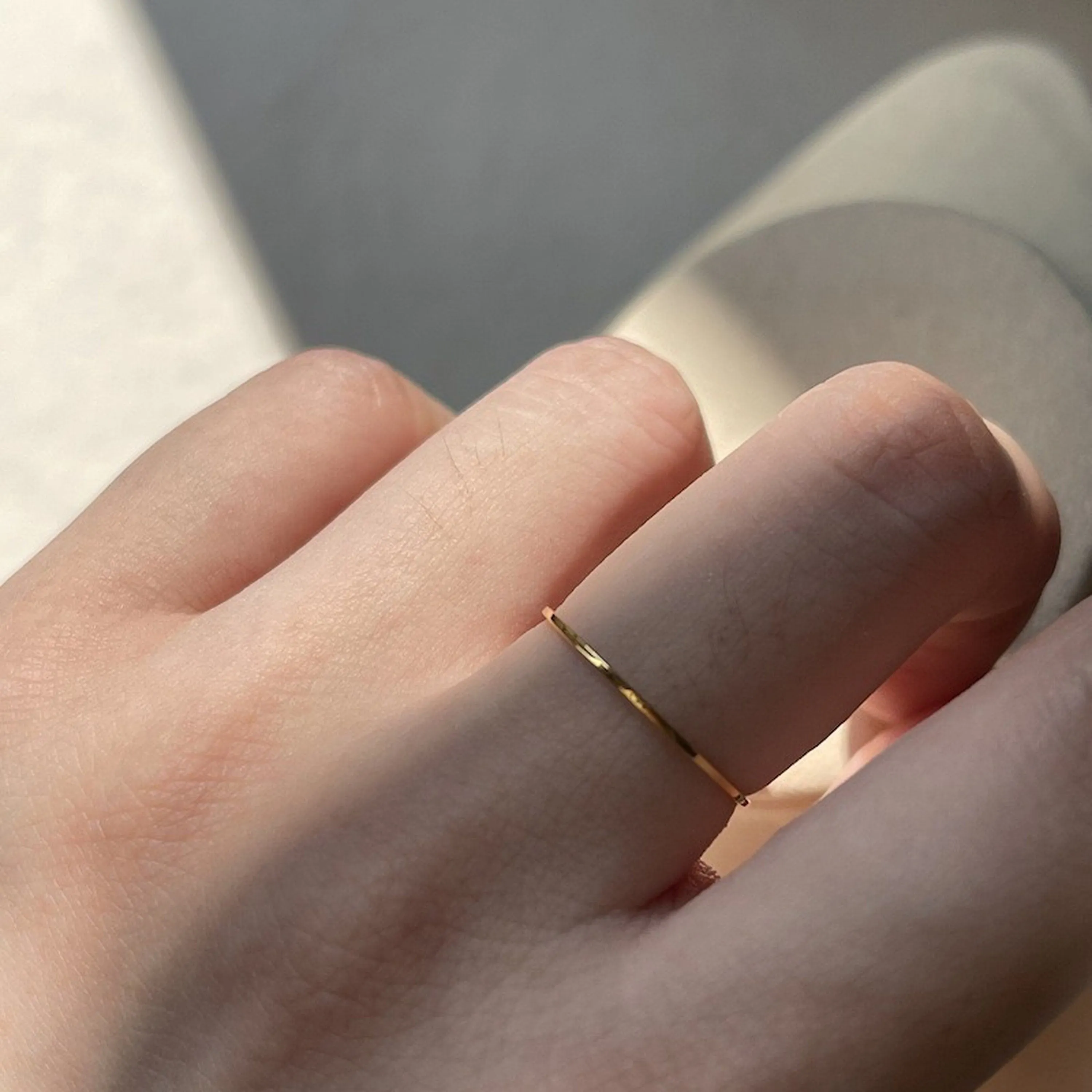 Hammered Ultra Thin Midi Knuckle Ring