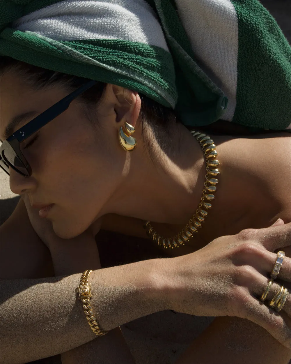 Hera Large Drop Earrings Gold