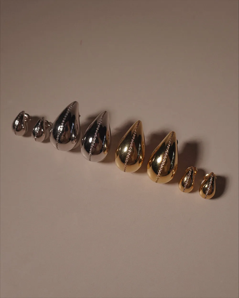 Hera Large Drop Earrings Gold