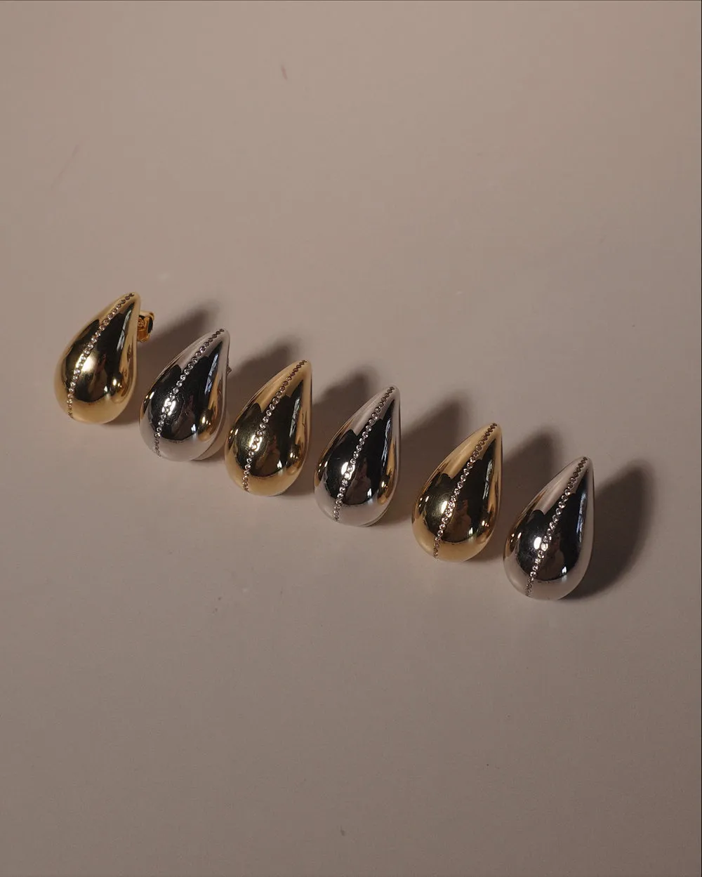 Hera Large Drop Earrings Gold