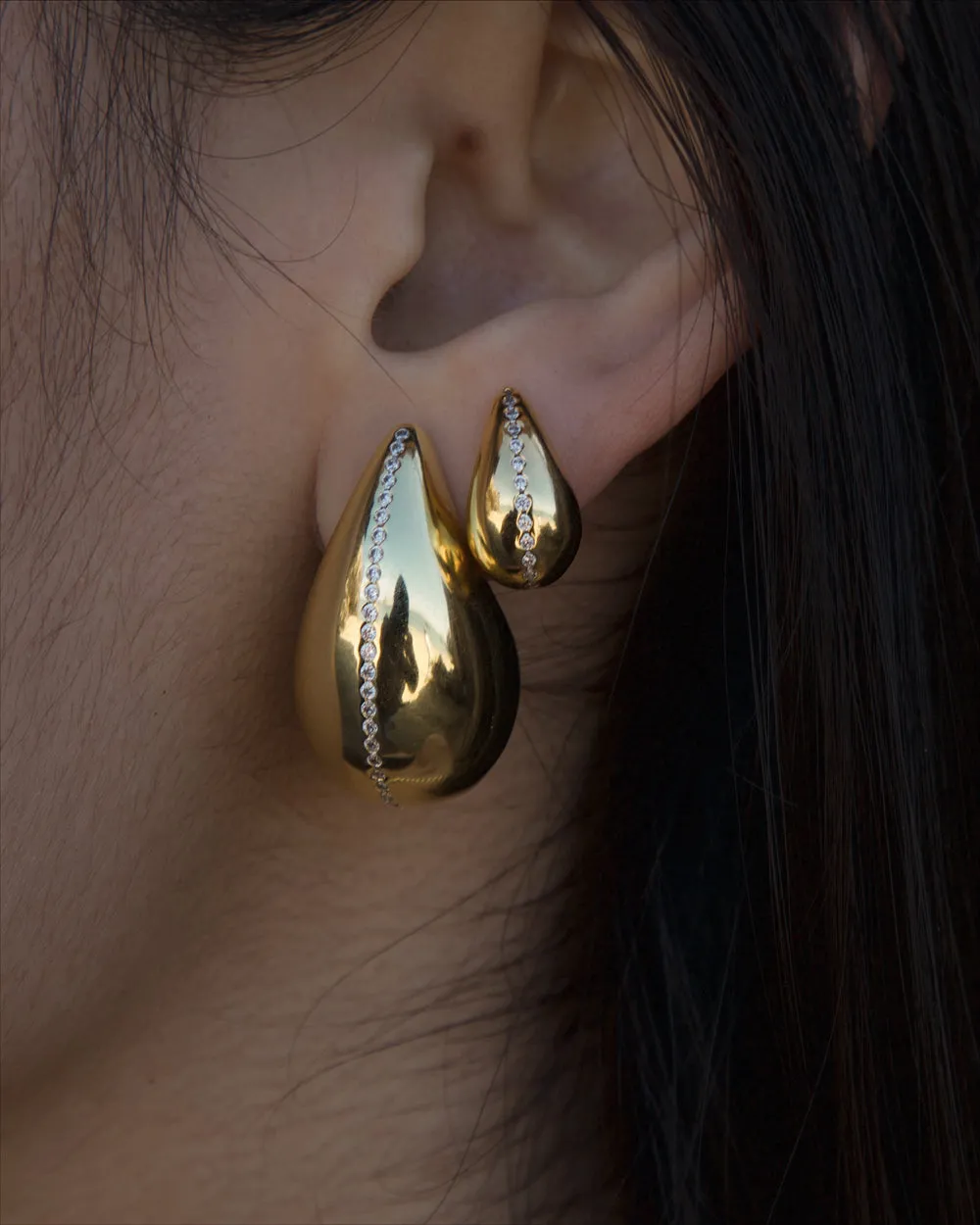 Hera Large Drop Earrings Gold