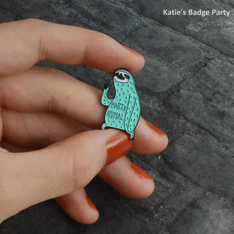 Kawaii Animal Friends Enamel Pins 🦙🐥🦥🐑 | Cute Brooches for Kids - Fun Denim & Bag Accessories 🎒✨