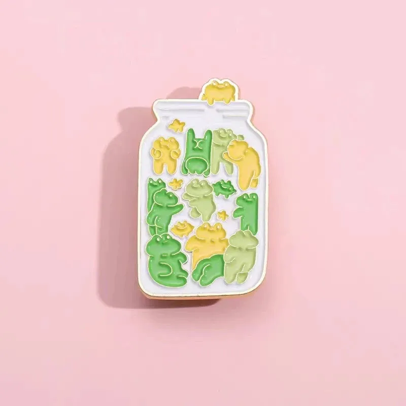 Kawaii Frog Enamel Pins 🐸✨ Cute Cartoon Brooches & Lapel Badges – Perfect Gift for Kids & Friends! 🎁💖