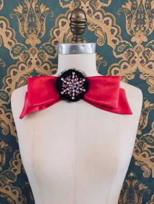 La Dolce Diva Bejewelled Bow Brooch