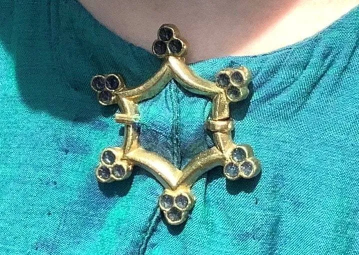 Medieval Brooch Decorative Sexfoil