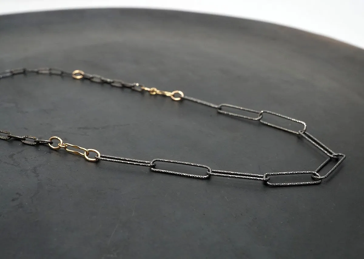 SIMPLE OVAL CHAIN NECKLACE