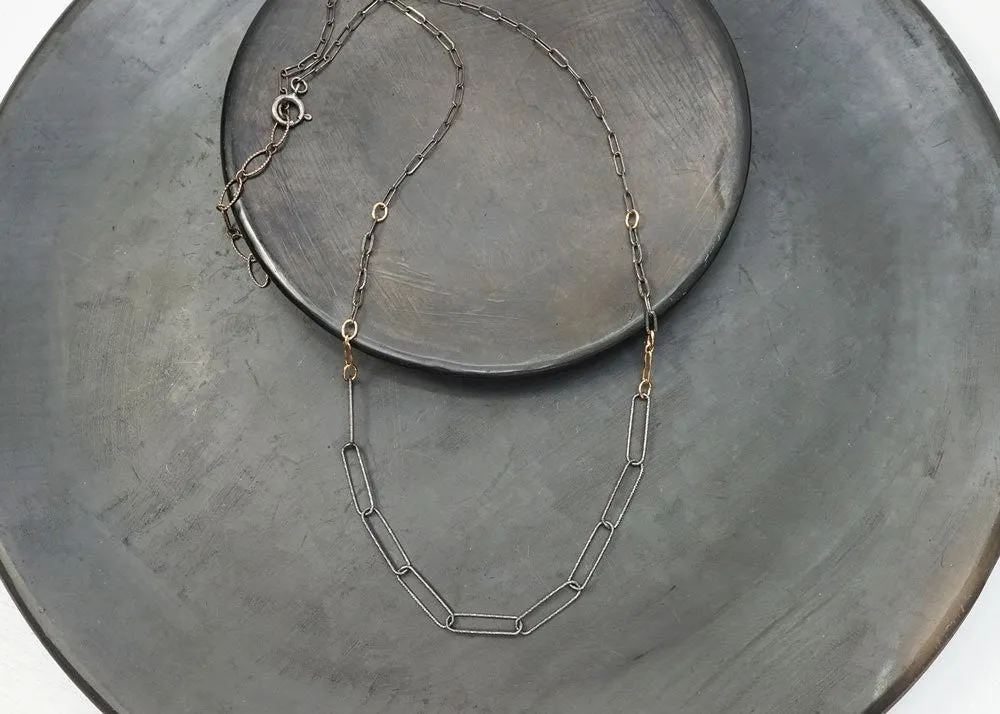SIMPLE OVAL CHAIN NECKLACE