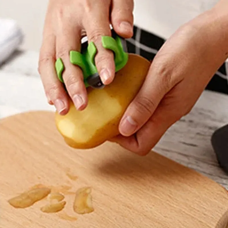 [Useful gift] Mini fruit and vegetable peeler