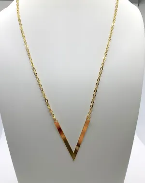 V NECKLACE