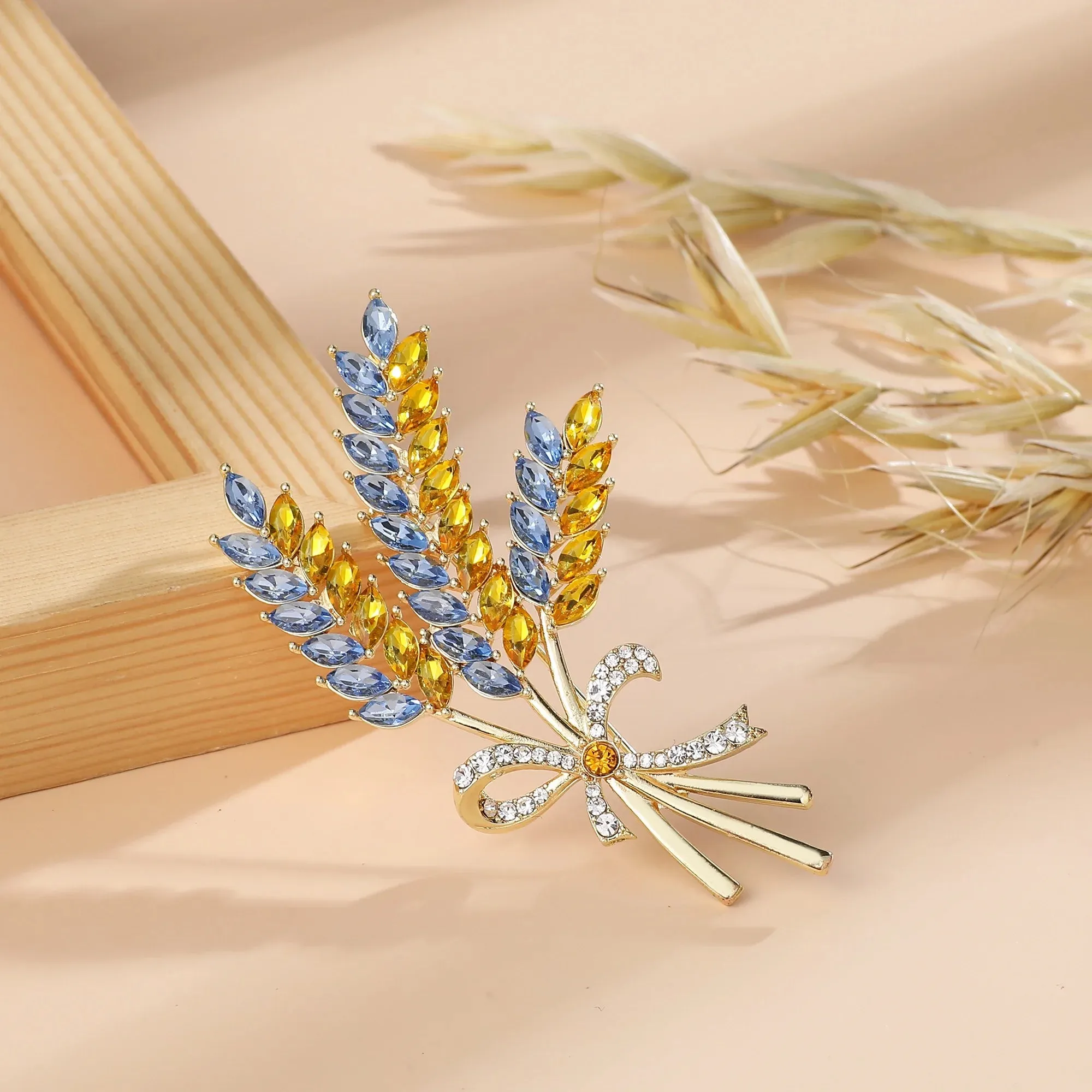 Wheat Sparkling Rhinestone Lapel Pin