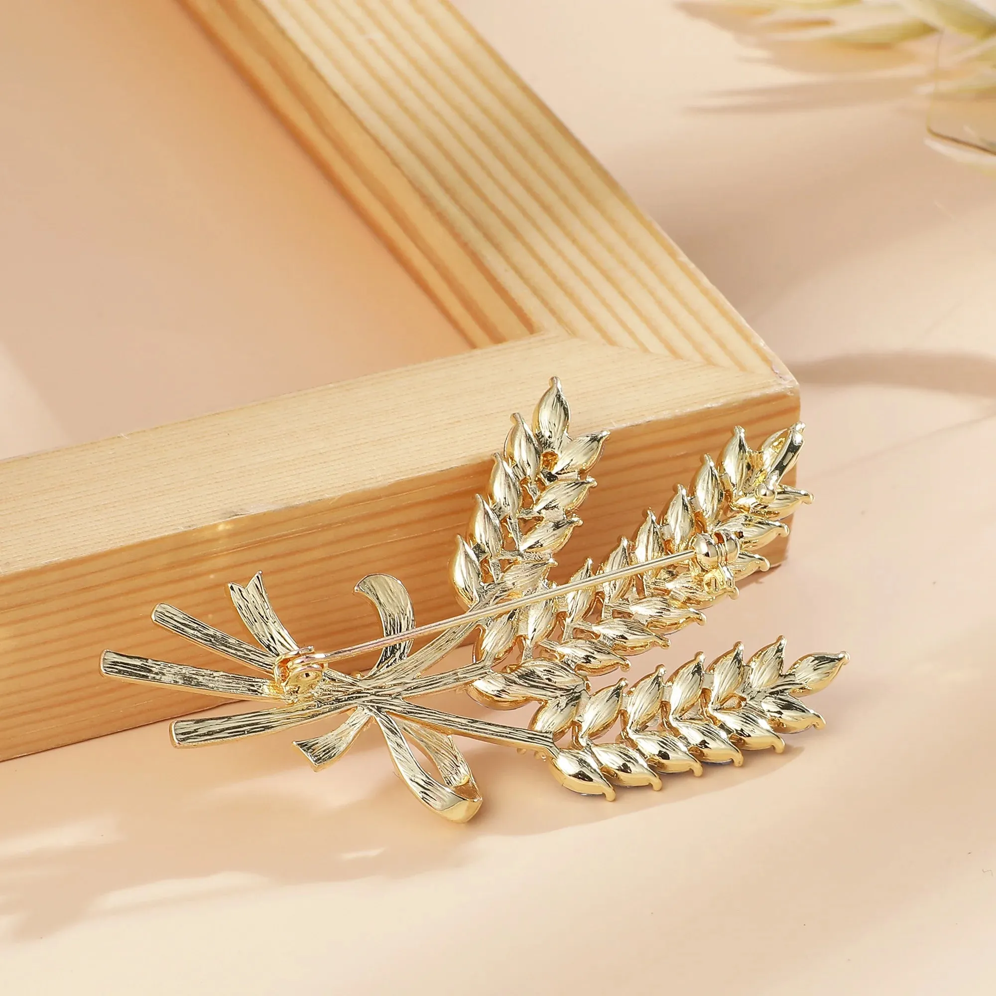 Wheat Sparkling Rhinestone Lapel Pin