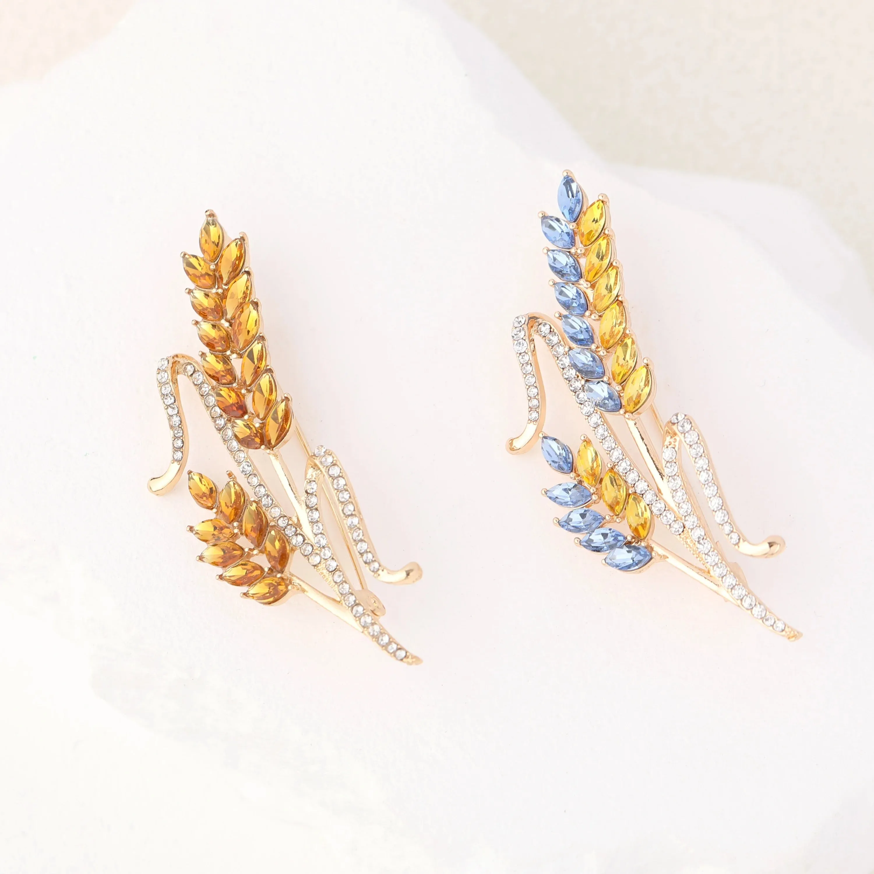 Wheat Sparkling Rhinestone Lapel Pin